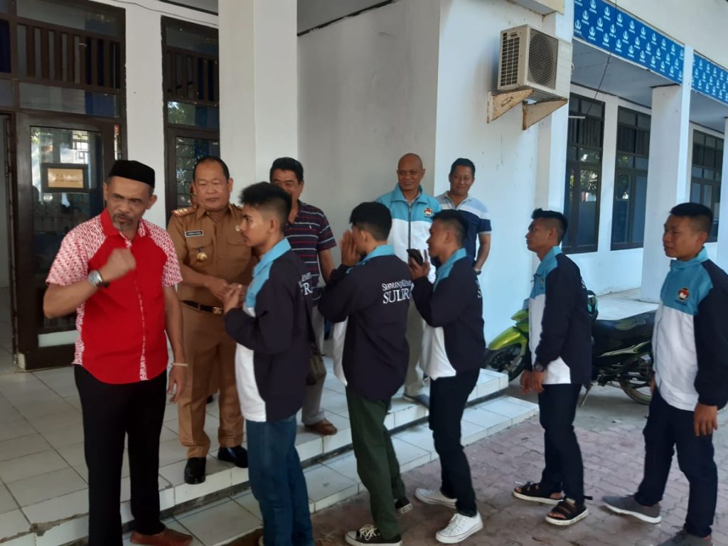 Wakili Agista, Sekum KONI Lepas Atlet Pra PON Sultra