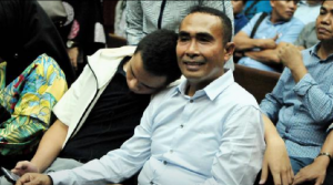 Keluarga, Loyalis Hingga Bupati Buton Standby di Bandung Jemput Umar Samiun
