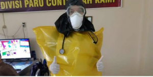 Tak Ada Hazmat, Dokter Indonesia Pakai Plastik Sampah Saat Tangani Pasien Corona