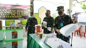 Serahkan Matkes Covid-19 Bantuan Kasad, Pangdam Hasanuddin Tekankan Optimisme