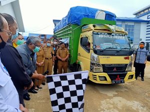 Ali Mazi Lepas 18.292 Paket Sembako & APD ke Pedagang se-Sultra