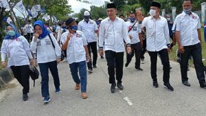 Empat Kepala Daerah Kawal Pendaftaran Endang-Wahyu ke KPU