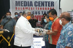 Jelang Pencoblosan Serentak, Ali Mazi Luncurkan Lagi Program Sultra Sejuta Masker