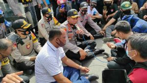 Demo Rusuh Masyarakat Tolaki Akibat ‘Ulah’ Kapolda Sultra