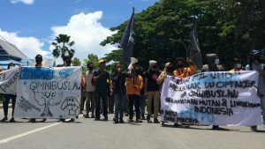 Tolak Omnibus Law, Gedung DPRD Sultra Dikepung Massa Demonstran