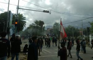 Kerugian DPRD Sultra Ditaksir Rp 200 Juta Akibat Diamuk Massa