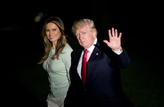 Diblokir Twitter dan Facebook, Trump akan Buat Medsos Sendiri