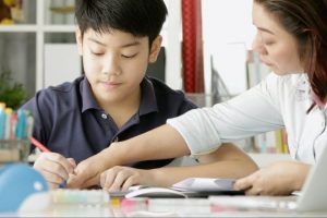 Curhat Orang Tua Siswa Susahnya Jadi Guru ‘Dadakan’ Saat Anak Belajar Daring