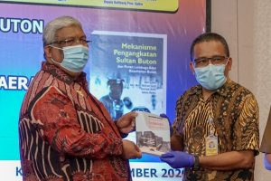 Hadiri Launching Buku Budaya Bertema ‘Antikorupsi’, Ali Mazi Paparkan Filosofi Buton ‘Pobhinci-Bhinci Kuli’