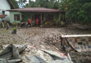 Tim SAR Kolaka Bantu Korban Banjir Bandang di Kolut
