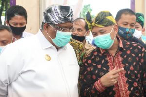 Potret Menteri Koperasi Saat Kunker ke Sultra : Kunjungi Pasar UKM Hingga Bersepeda ke Pelabuhan