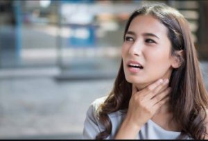 7 Cara Mengatasi Tenggorokan Gatal Secara Alami dan dengan Bantuan Obat