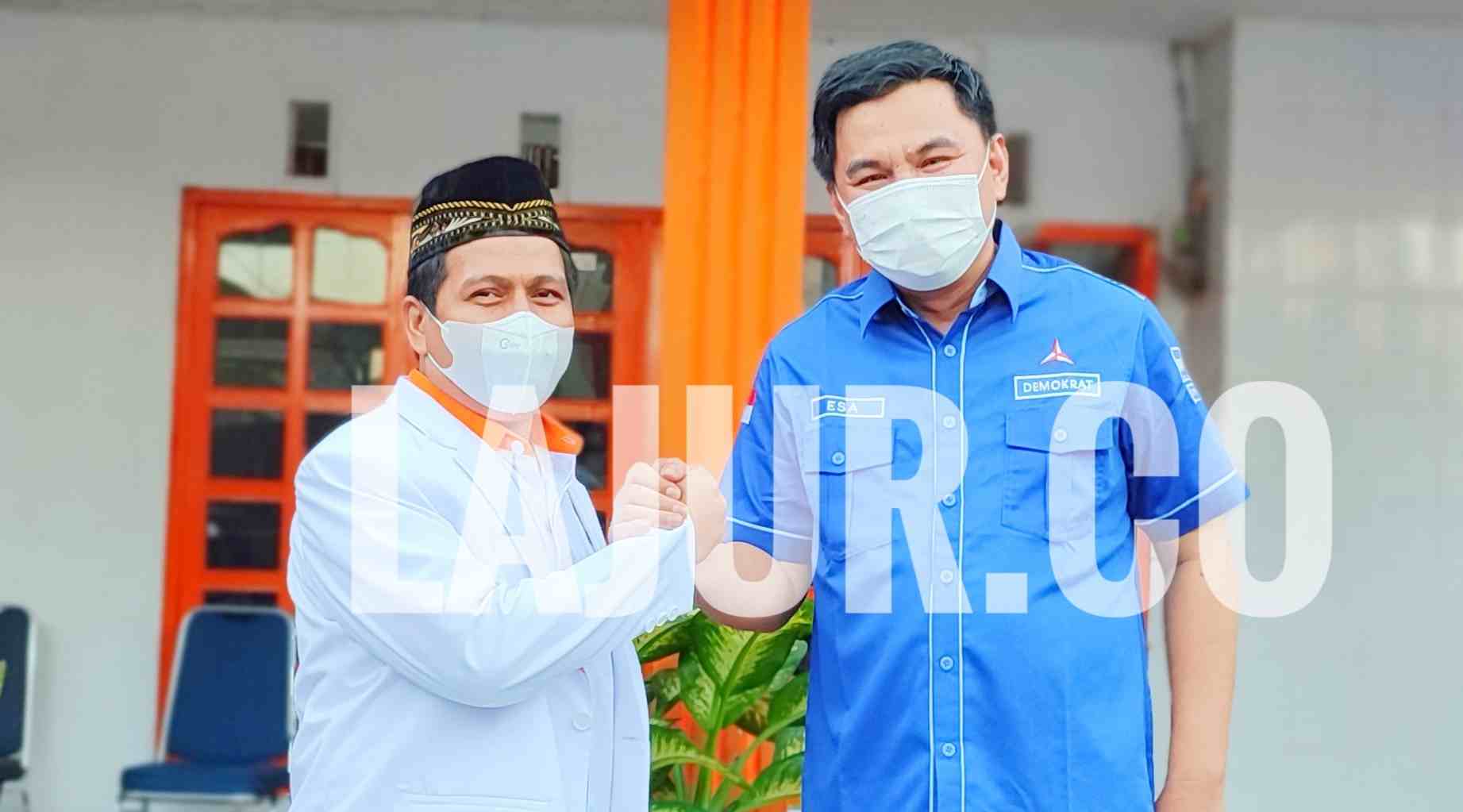 Ketua DPD Partai PKS Sultra, Yaudu Salam Ajo dan Ketua DPW Partai Demokrat Sultra, Endang SA menggelar silahturahmi kebangsaan di Kantor PKS Sultra, Kamis (27/5/2021).