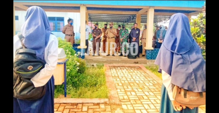 Bupati Mubar Kampanye Vaksin di Sekolah