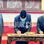 Penyerahan hasil pemeriksaan atas Laporan Keuangan Provinsi Sultra tahun 2020 dari BPK RI kepada Ketua DPRD Sultra, Abdurahman Saleh dan Gubernur Sultra, Ali Mazi, Jumat (4/6/2021).