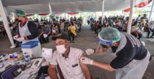 Menuju Endemi COVID-19, Harus Disiplin Pakai Masker dan Segerakan Vaksinasi