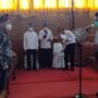 Bupati Wakatobi, Haliana mengukuhkan pengurus KAOPI periode 2021-2026.