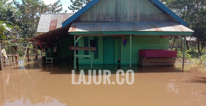 Kondisi rumah warga yang dilanda musibah banjir di Kabupaten Konawe.