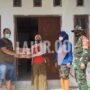 BPBD Konawe menyerahkan bantuan logistik ke korban banjir dua desa di Kecamatan Pondidaha.