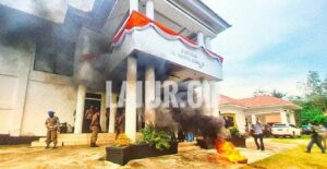Demonstrasi di DPRD Konawe Adukan Aksi Tambang Pasir Ilegal di Sungai Konaweeha