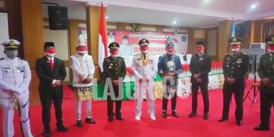Bupati Konawe Utara, Ruksamin menyampaikan permintaan maaf atas insiden bendera merah putih yang jatuh saat upacara HUT ke-76 RI Pemda Konut, Selasa (17/8/2021).