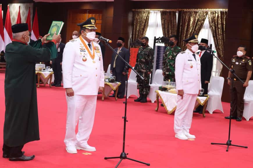 Pelantikan Bupati & Wakil Bupati Muna, Rusman Emba - Bachrun Labuta di Rujab Gubernur Sultra, Kamis (2/9/2021). Foto : Diskominfo Sultra