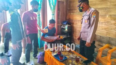 Geger, Bayi Ditemukan Terbungkus Sarung Depan Rumah Warga Koltim