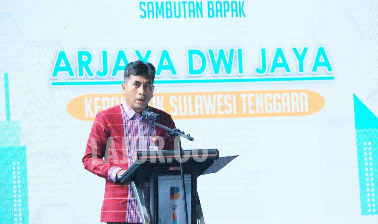 Kepala OJK Sultra, Arjaya Dwi Jaya pada pembukaan Bulan Inklusi Keuangan (BIK) Tahun 2021, Jumat (22/10/2021).