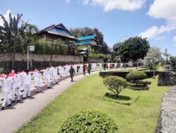 Potret Pemuda di Buton Kibarkan Merah Putih Sekeliling Benteng Keraton Momen Hari Sumpah Pemuda
