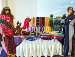 Tenun Laworo Mubar Jadi Primadona, Ludes Terjual di Pameran Dekranas Sultra