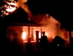 Buton Rusuh, 2 Rumah dan 7 Kendaraan Dibakar