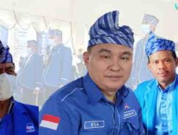 Dorong Pemekaran Kepton, Endang SA dan Kader Partai Demokrat Kompak Pakai Kampurui Saat Pelantikan