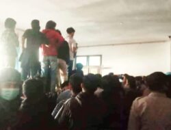 Protes Pelayanan Lumpuh di Konawe,  Massa HMI Mengamuk di Kantor Bupati