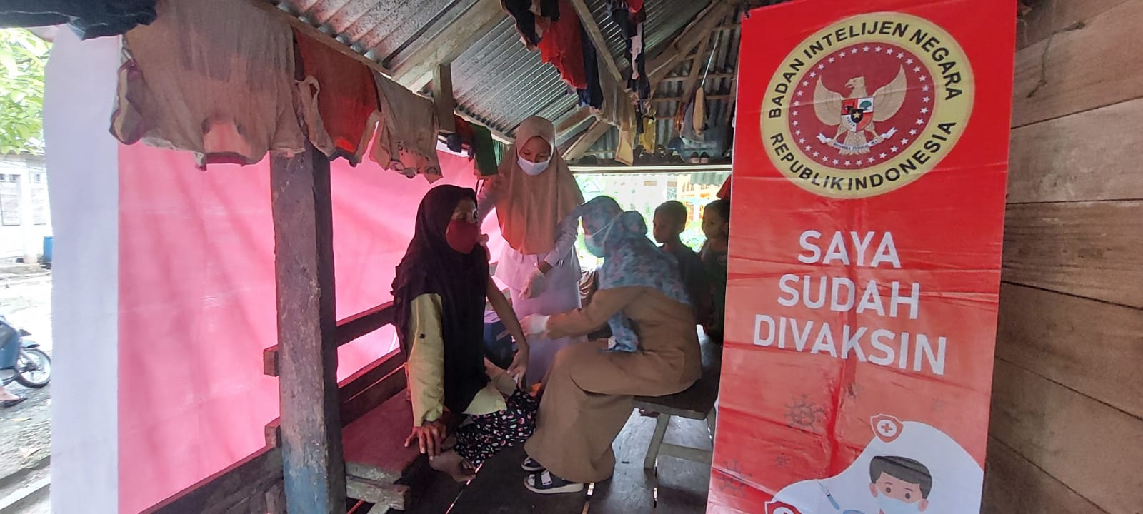 BIN Sultra menyasar warga pelosok yang belum terjangkau layanan vaksinasi Covid-19.