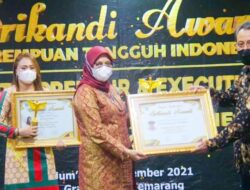 Selamat! Rektor IAIN Diganjar Penghargaan Srikandi Award