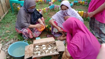PT Vale Latih Warga Teknik Ramu Obat Herbal