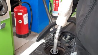 Saat Beli BBM, Lebih Baik Pakai Hitungan Liter atau Rupiah