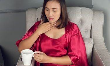 5 Cara Mengeluarkan Dahak di Tenggorokan secara Alami