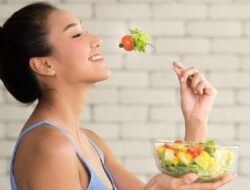 Makanan yang Dianjurkan Dikonsumsi Sebelum dan Setelah Vaksin Booster