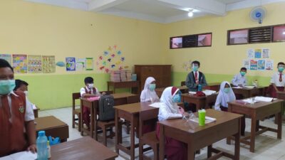Kemendikbudristek Tak Wajibkan Vaksinasi Siswa untuk Syarat PTM