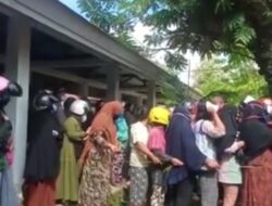 Pasar Murah Minyak Goreng Diserbu Emak-emak, Antriannya Ngeri!