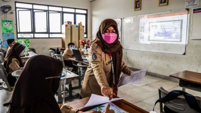 Kemendikbud Buka Beasiswa S2-S3 bagi Guru dan Tendik, Segera Daftar