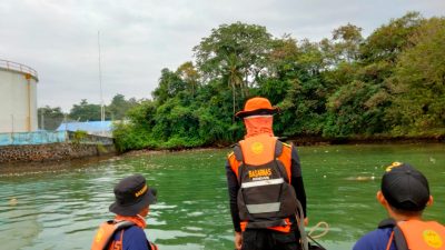 Perahu Tenggelam Usai Dihantam Ombak di Teluk Kendari : 1 Hilang, 2 Selamat