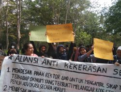 Mahasiswa Gelar Demonstrasi Tuntut Rektor UHO Beri Sanksi ke Dosen Cabul