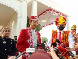 Jokowi Pakai Baju Adat Dolomani dari Buton di Upacara HUT Ke-77 RI