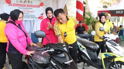 Polwan dan Bhayangkari Polresta Kendari Kompak Olahraga Bareng