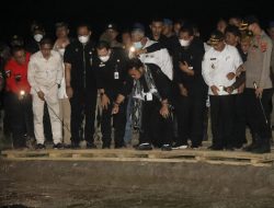 Mentan & Petani di Konsel Tanam Padi Serentak Malam-malam