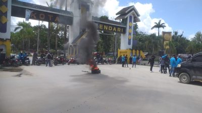 Marak Mafia BBM di Kendari, Mahasiswa Demo di SPBU dan Kantor DPRD Sultra