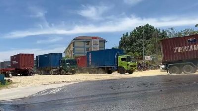 Truk Kontainer Diblokade, Buntut Konflik Buruh Pelabuhan Bungkutoko