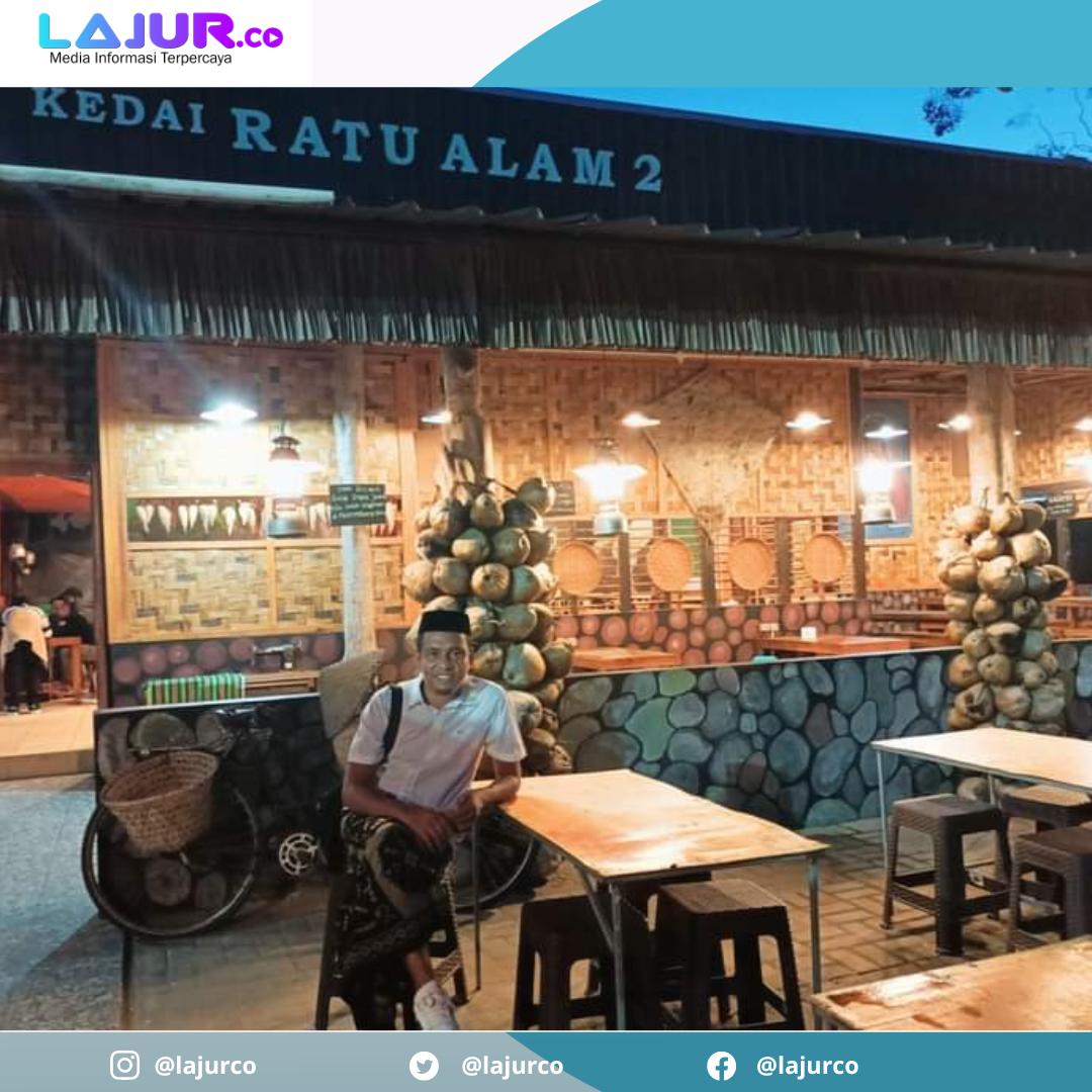 Owner Kedai Ratu Alam, Ali Rahman Wahid.
